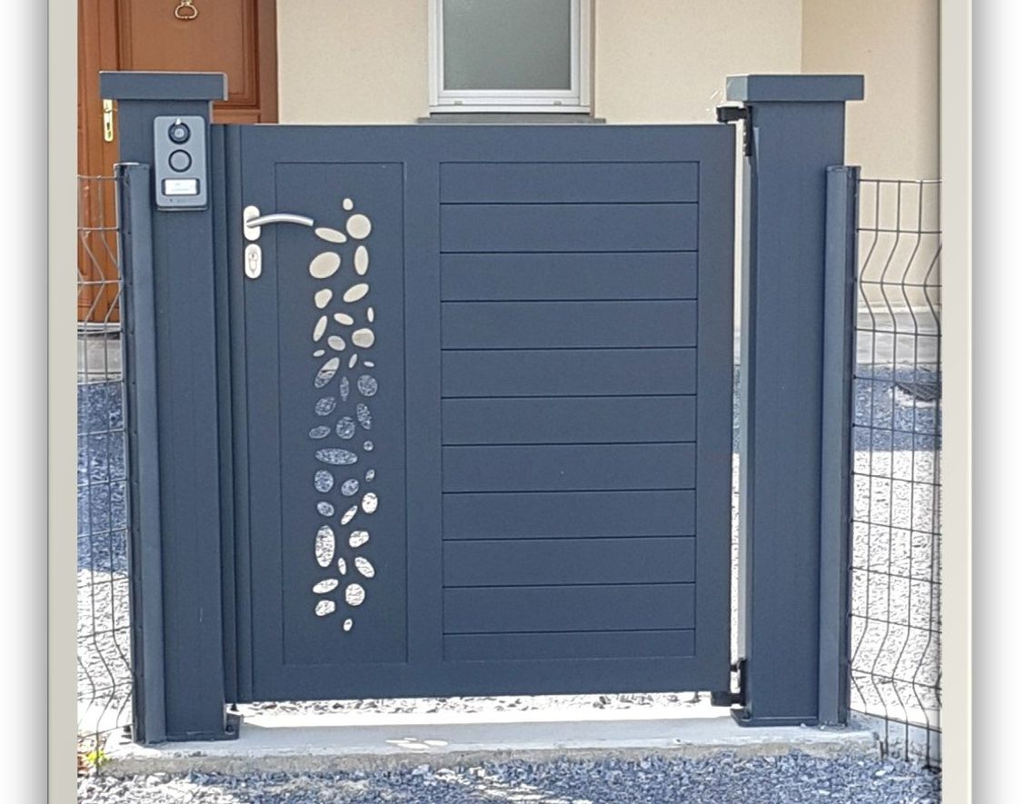 portillon en aluminium personnalisé avec sa découpe laser