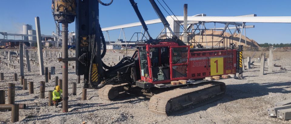 Lyöntipaalutus, Junttapojat Oy, Pyhtää