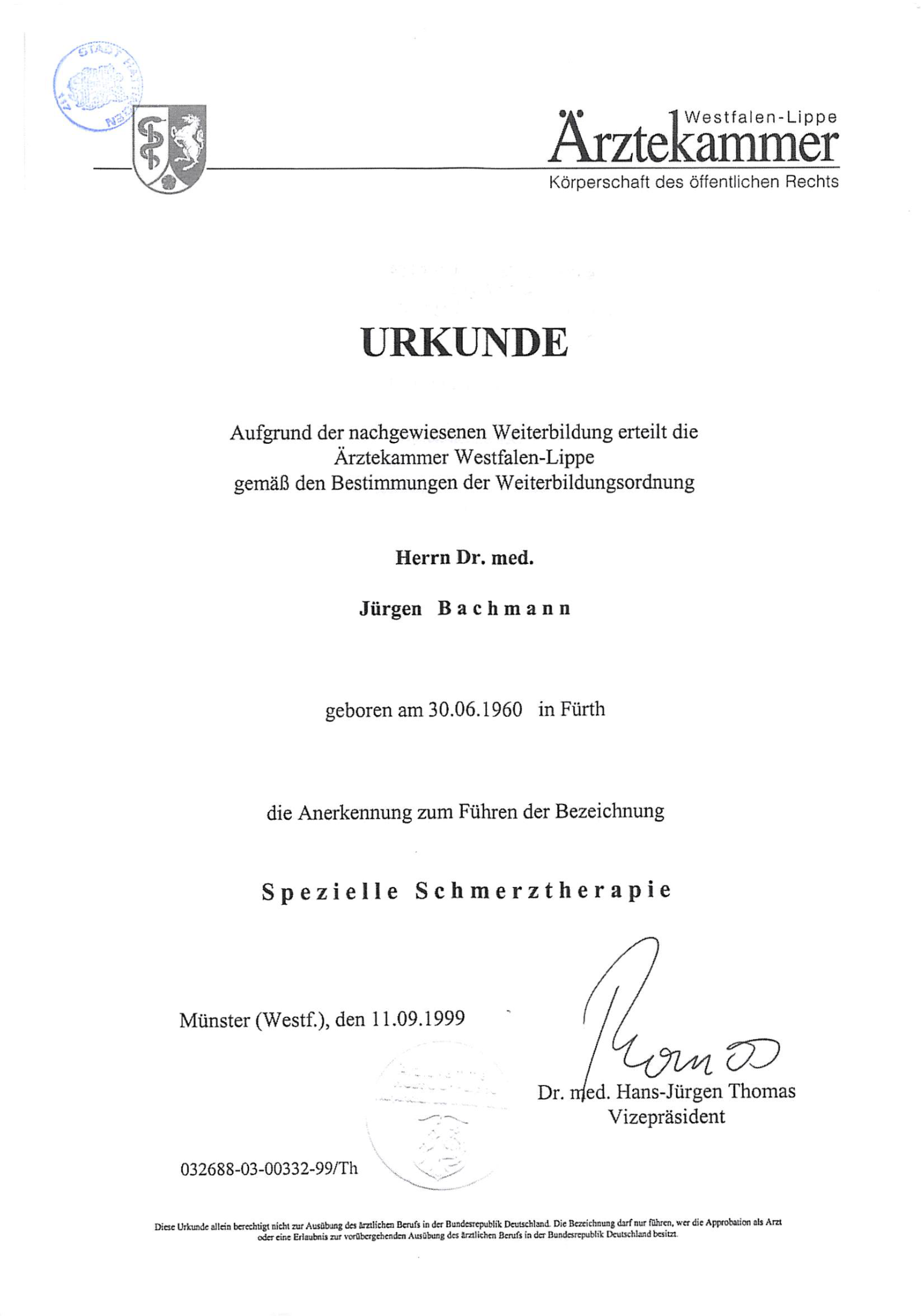 Deutsches Zertifikat mit amtlichem Siegel und Unterschriften auf weißem Papier