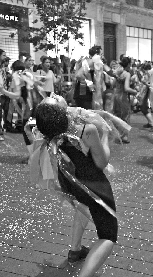 Spectacle en extérieur, compagnie Tapage