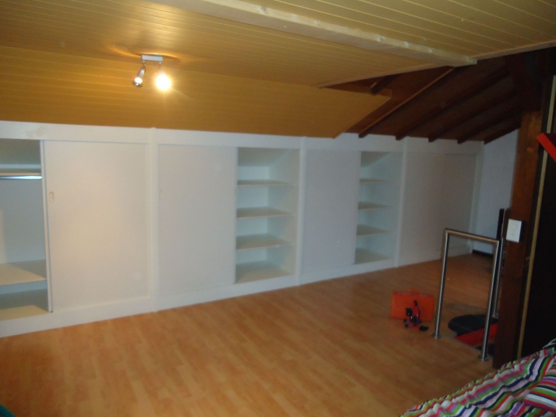 Combles rangement portes coulissantes - Favre Bernard