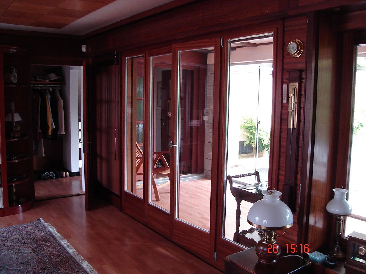 Porte-fenêtre en acajou - Favre Bernard