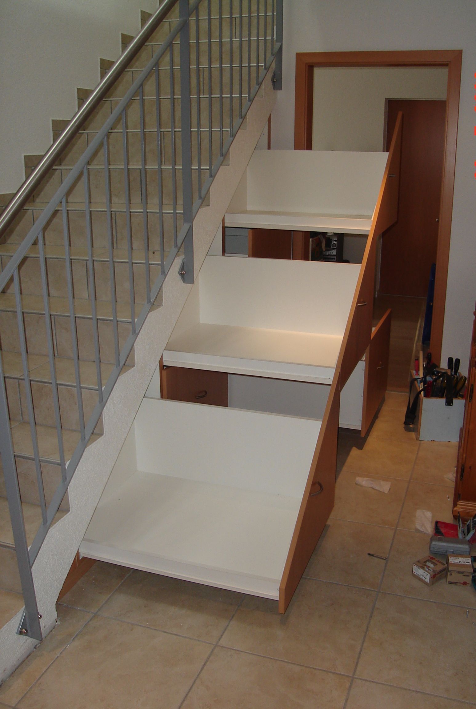 Tiroirs sous escalier - Favre Bernard