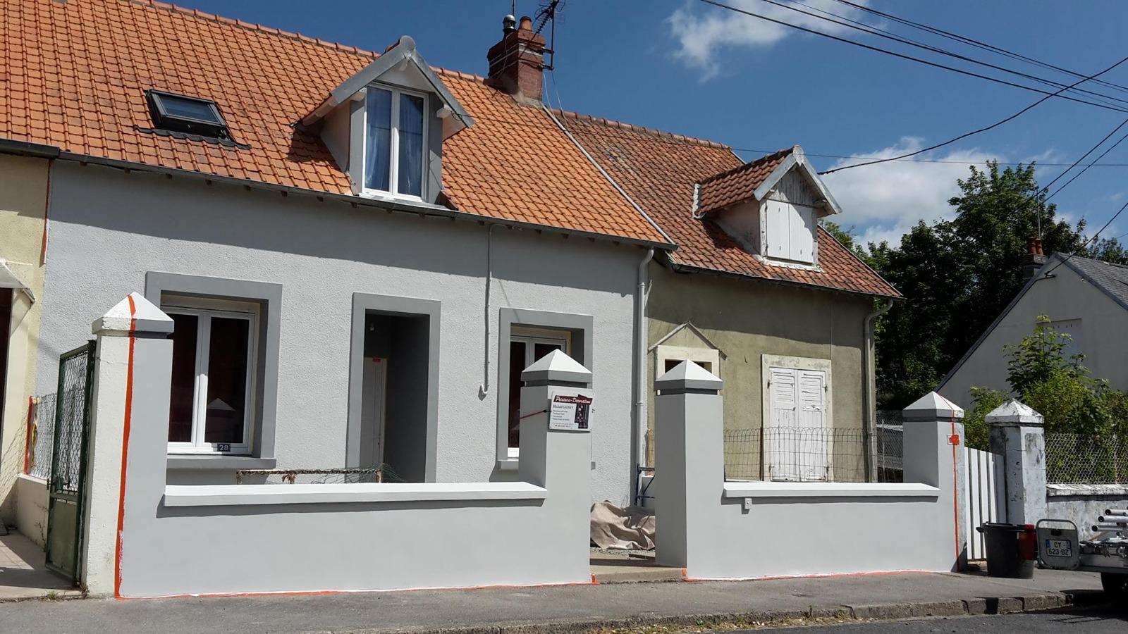 Peinture de façade de maison ancienne