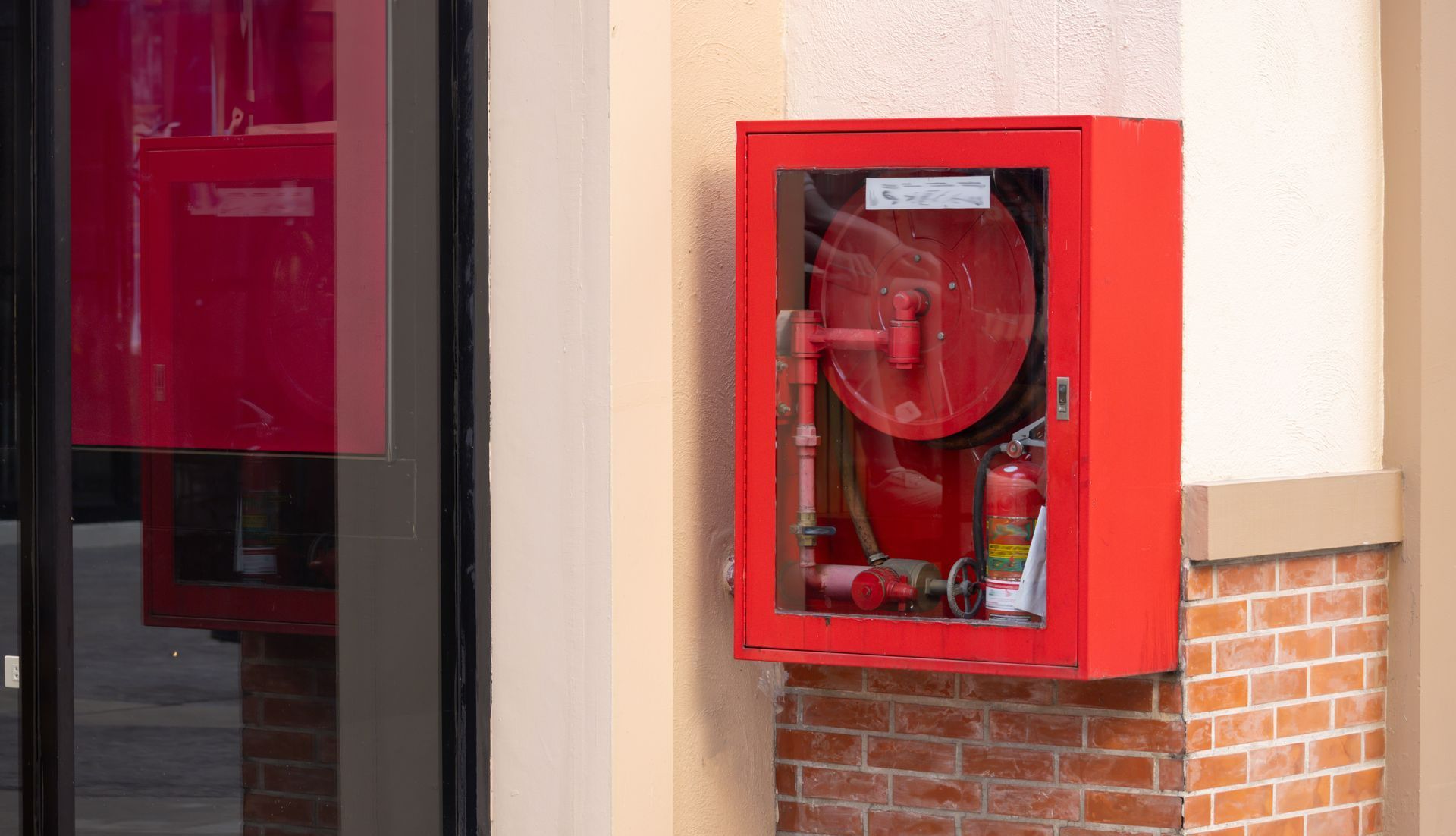 Une boîte extérieure comprenant un réseau d'incendie