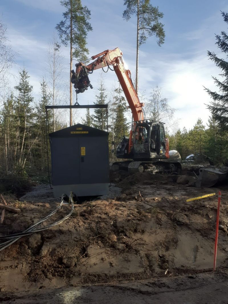 Sähkökopin siirto nosturilla