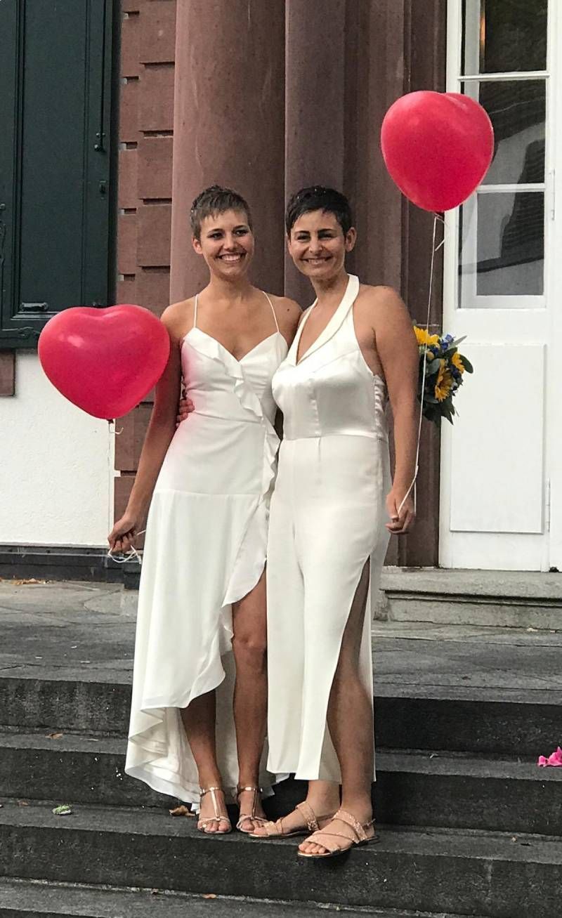 Kleider, die von Schneiderei Attidude gefertigt wurden