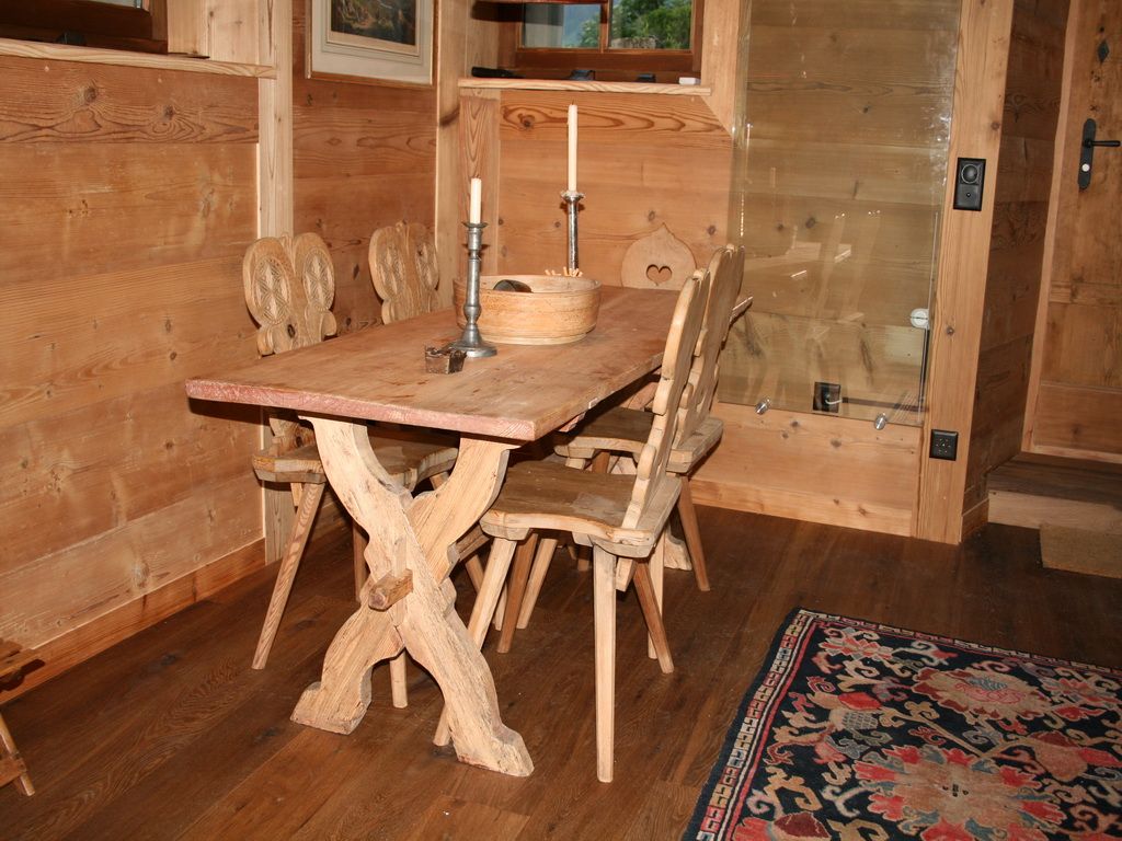 Table et chaises sur mesure - Ebénisterie Doutaz SA - Epagny