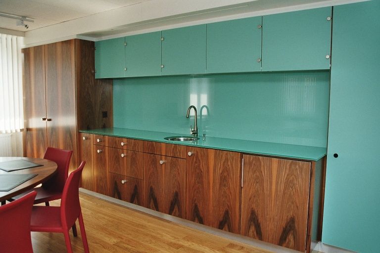 Armoire murale - Ebénisterie Doutez SA - Epagny Gruyère