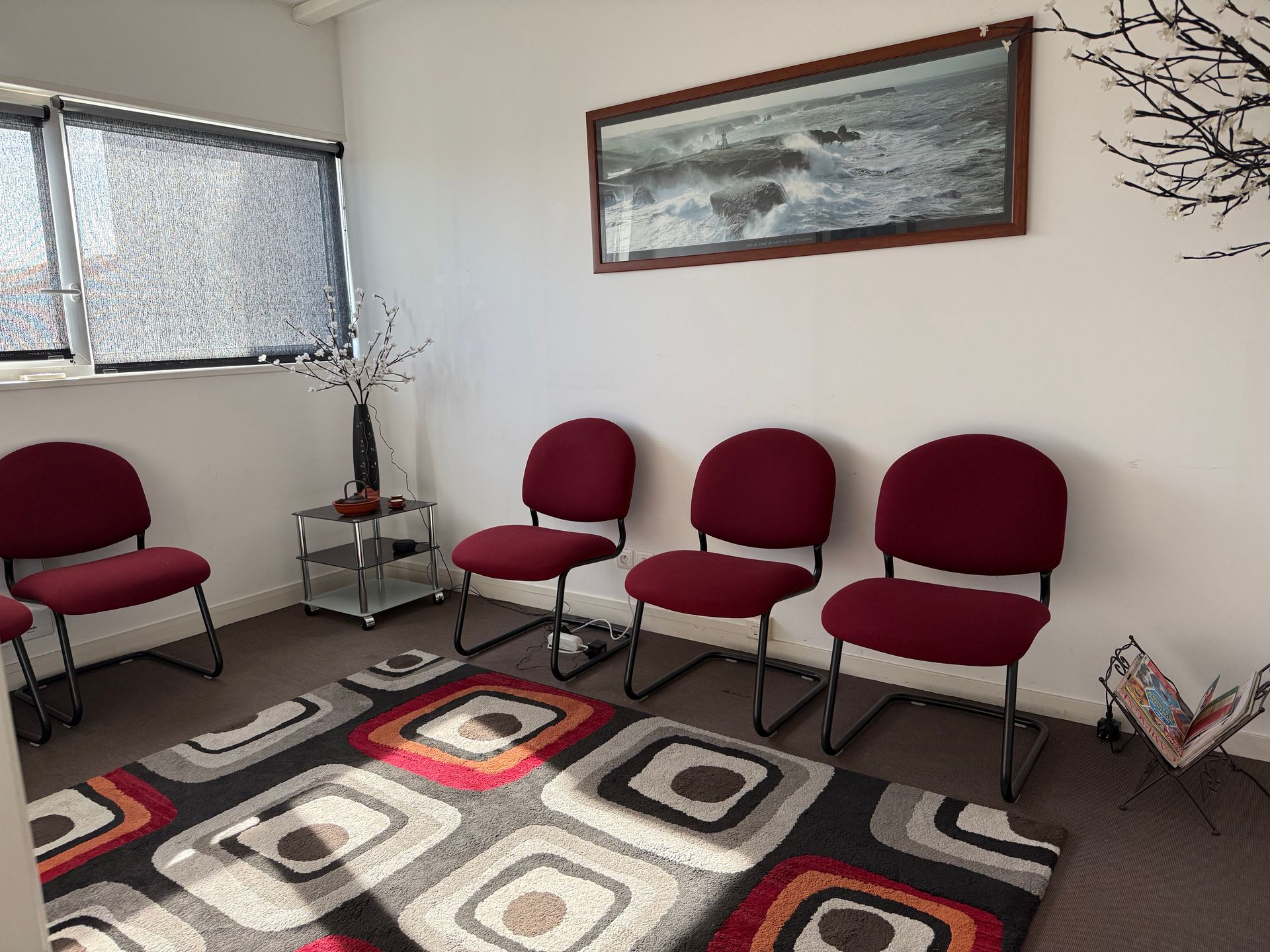 La salle d'attente du bureau d'avocat.