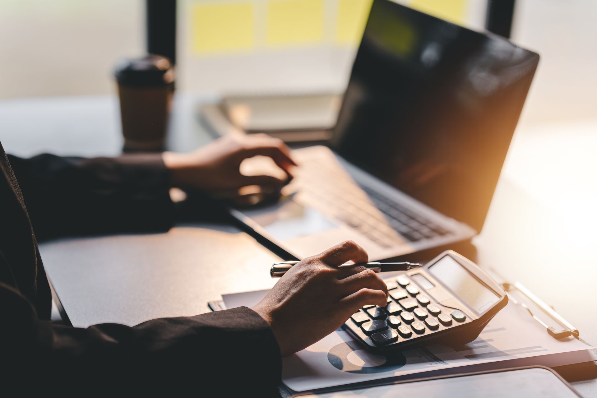 Entrepreneur qui fait ses comptes