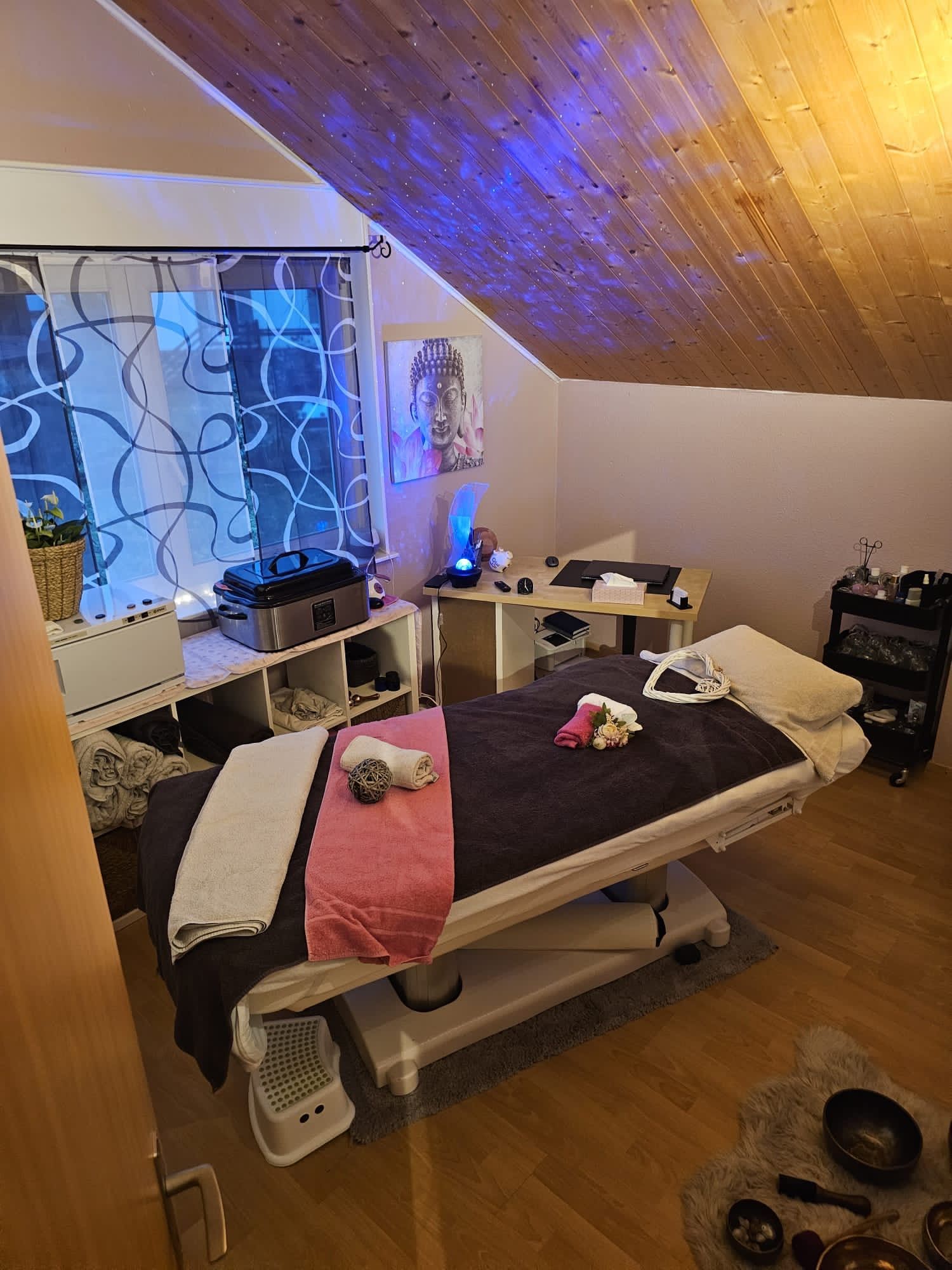 Massage très agréable fait avec beaucoup de professionnalisme ?masseuse toujours au petit soin avec ses clients. Je recommande vivement?
Oh merci beaucoup Eva ?