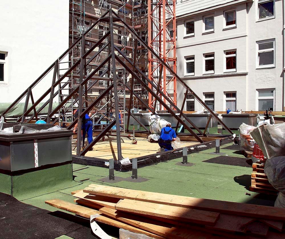 Hendlmeier Objektdesign Fassaden | Glaspyramide Gerüst