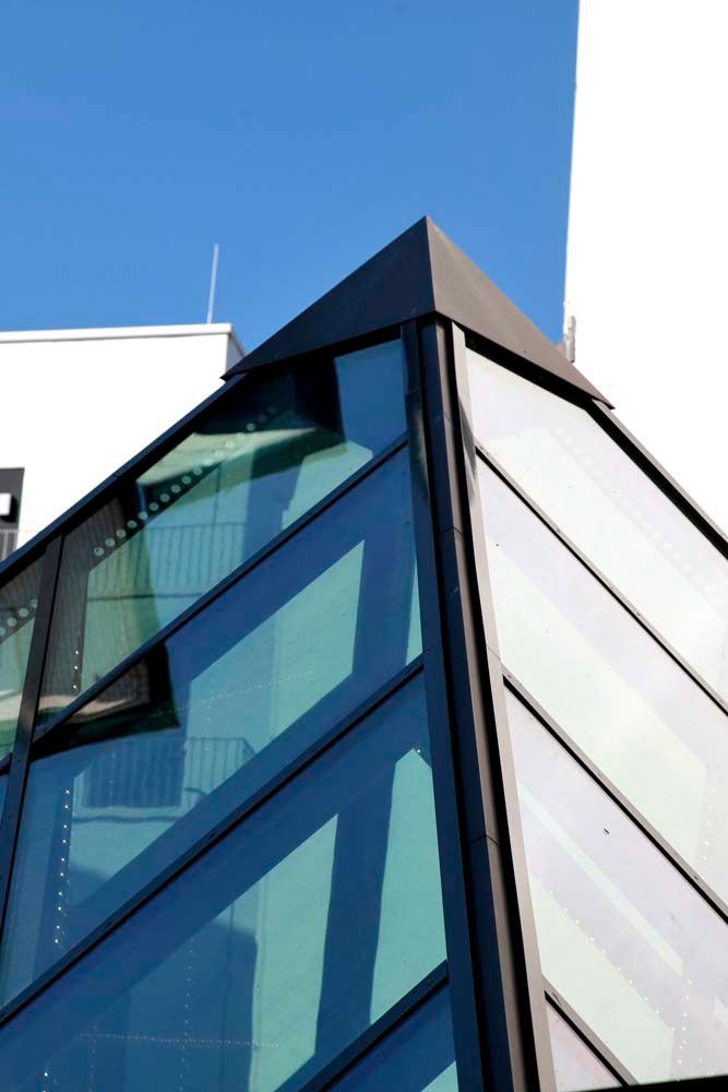 Hendlmeier Objektdesign Fassaden | Glaspyramide Nahaufnahme