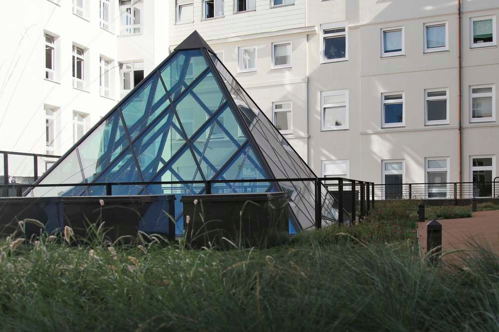 Hendlmeier Objektdesign Fassaden | Glas Pyramide Hof