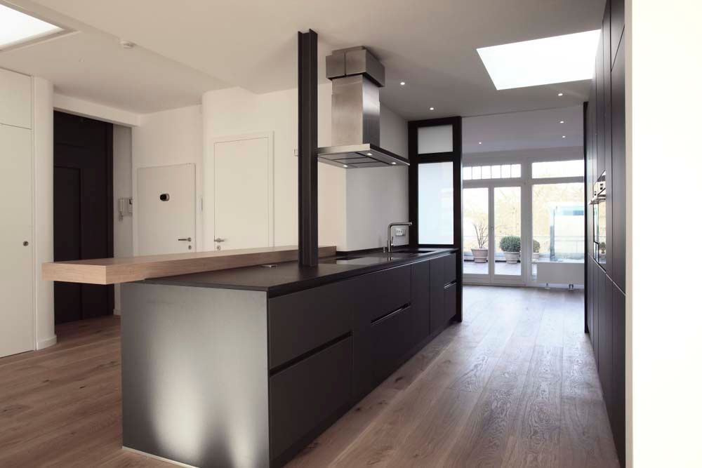 Hendlmeier Objektdesign Küchen | Arbeitsplatte mit Holzelement