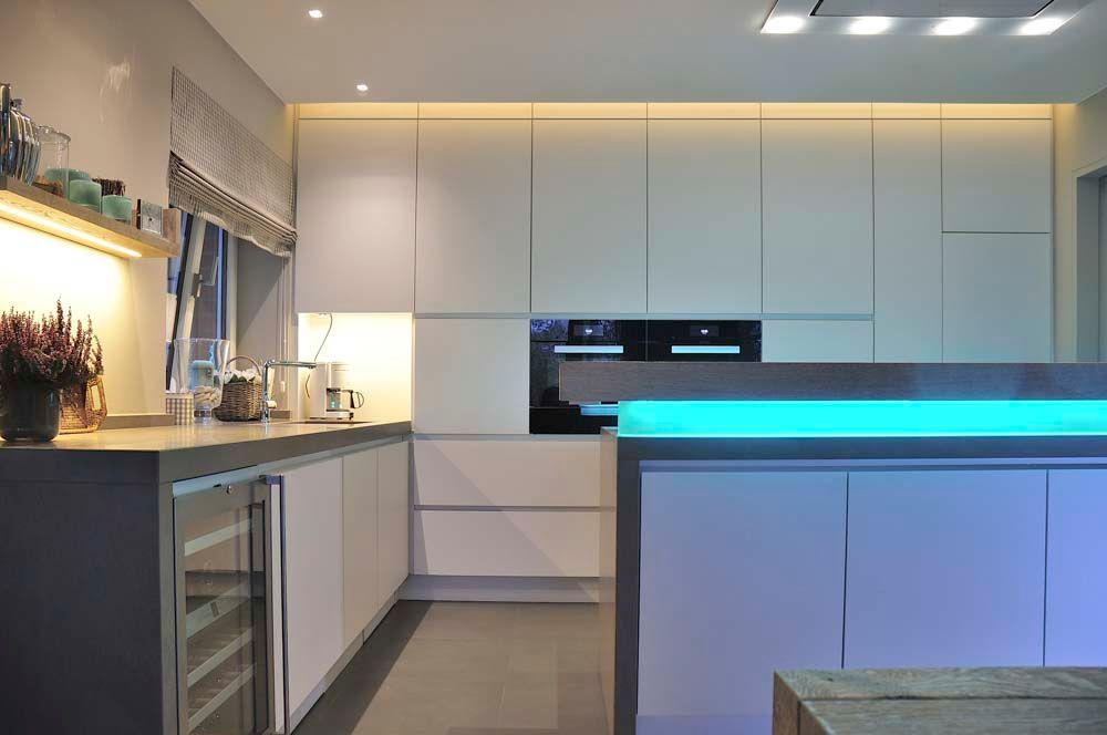 Hendlmeier Objektdesign Küchen | weiße Küche