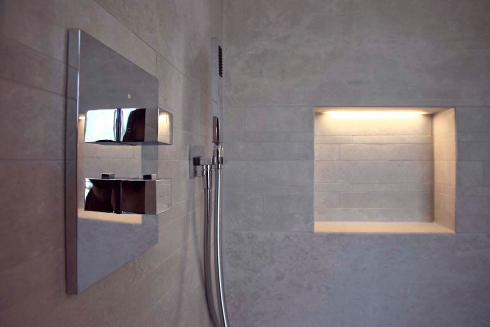 Hendlmeier Objektdesign Bäder Dusche mit Sichtbeton