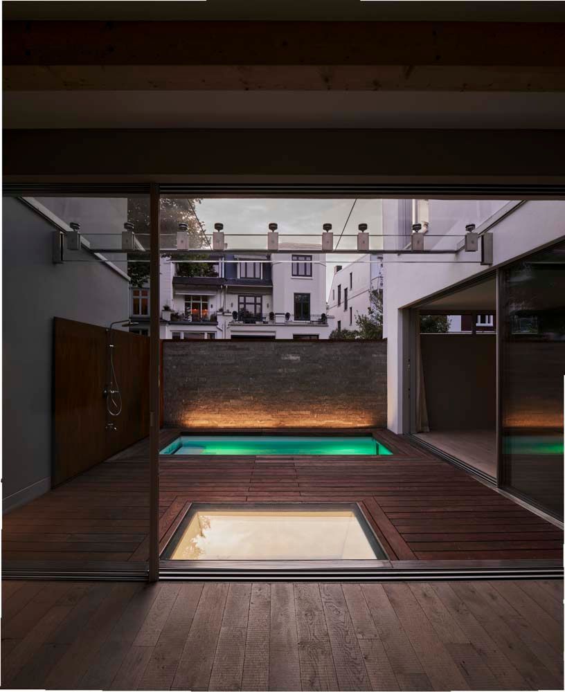 Hendlmeier Objektdesign Bäder Pool auf Terrasse