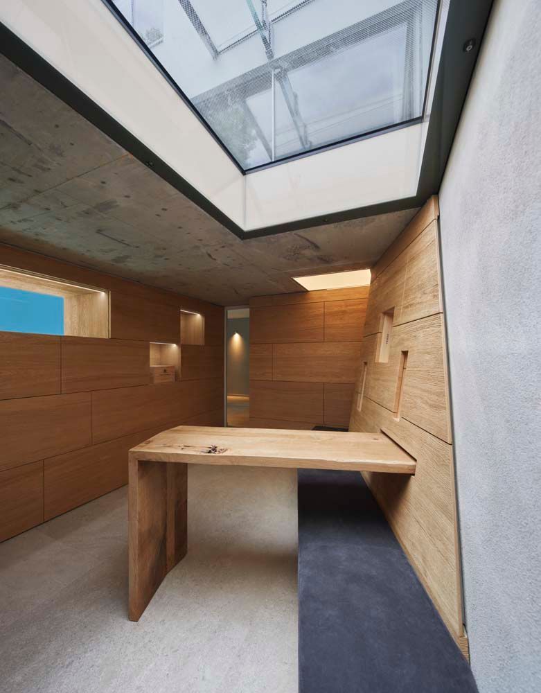 Objektdesign Hendlmeier Wohnraum | Saunabereich mit Blick in den Pool