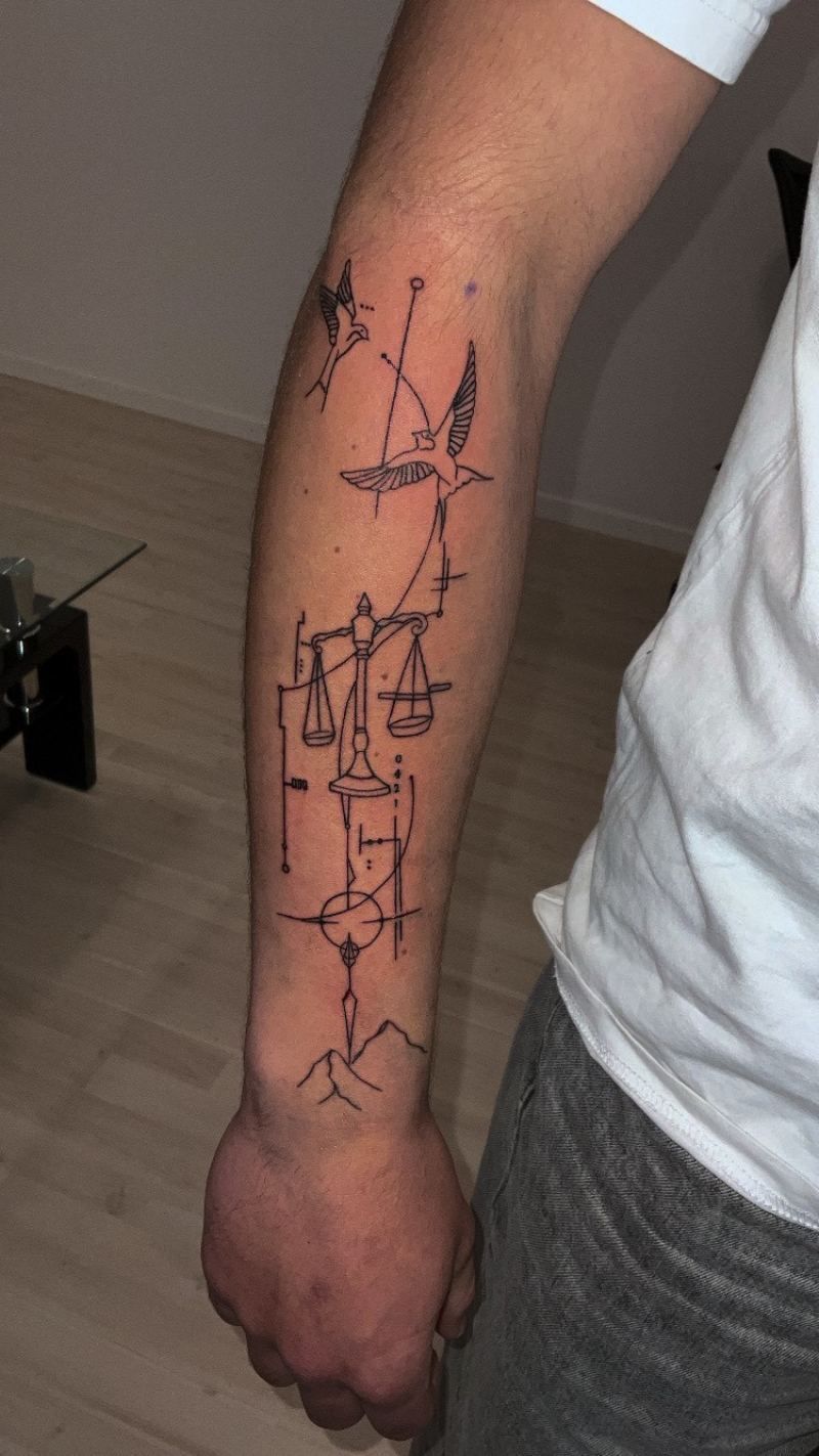 Fine lines réalisé chez RG Tattoo Yvonand