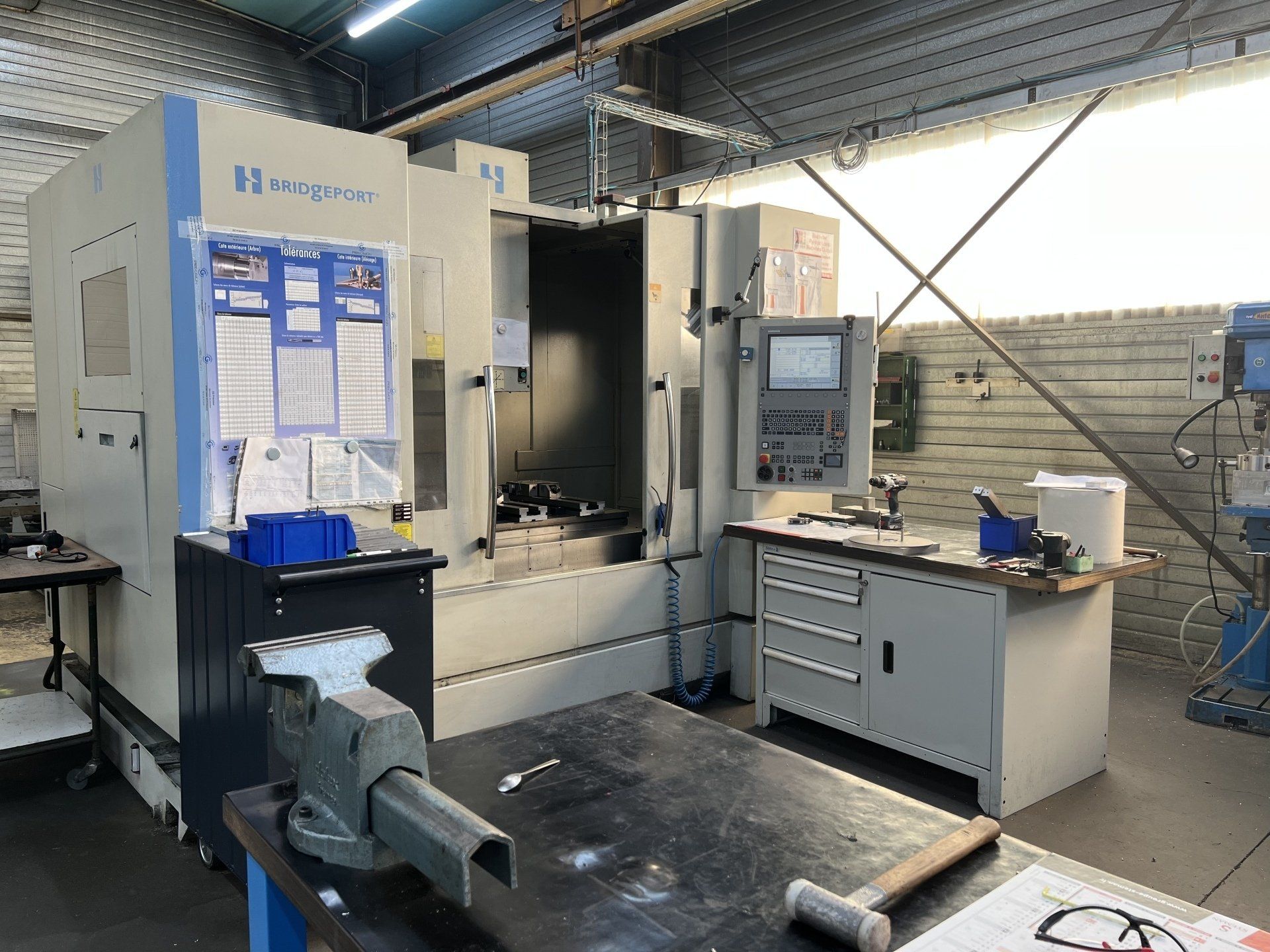 Équipement d'usinage de précision