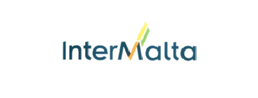 El logotipo de interalta está sobre un fondo blanco.