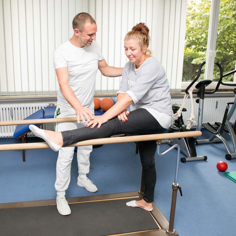 Praxis für Physiotherapie & Osteopathie Michael Modlischewski, Behandlung nach ärztlicher Verordnung, Kassenleistung, Kassenleistungen, physiotherapeutische Leistungen, Krankengymnastik, Lichttherapie, Wärmetherapie, Kompressionsbehandlung, Schlingenkäfig, Elektrotherapie mit Massage, motorische Fehlfunktionen, therapeutische Bausteine, Physiotherapie, Ergotherapie, Hydrotherapie, Balneotherapie, Leistungsspektrum, medizinische Massagen, Therapie, manuelle Therapie, Mobilisation, Haltungsschulung und Muskelaufbau, Erhalt der Mobilität