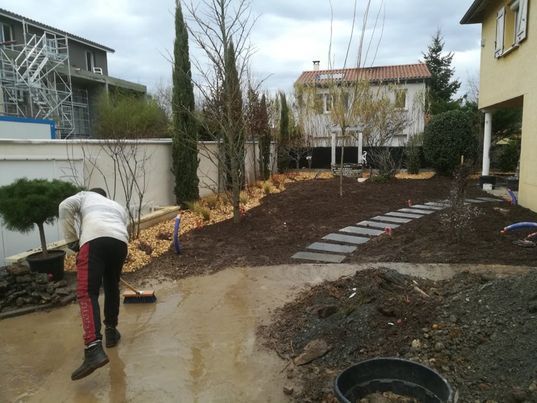 Préparation d'un terrain avant travaux