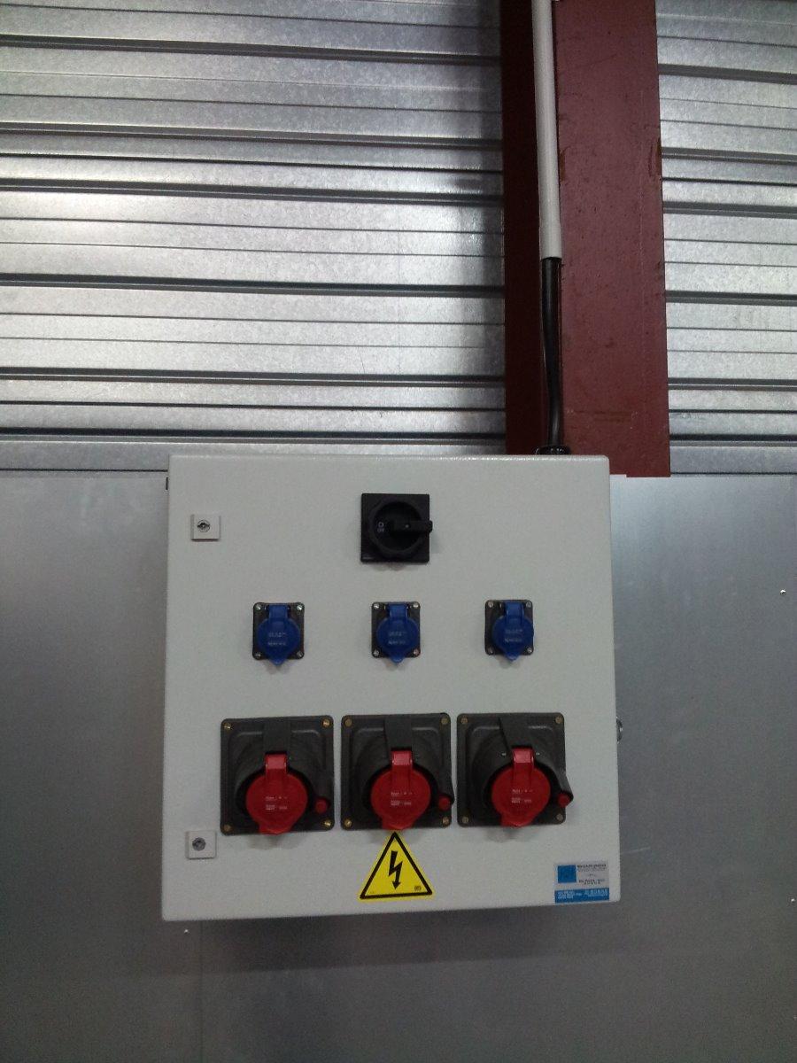 Coffret de distribution de prises