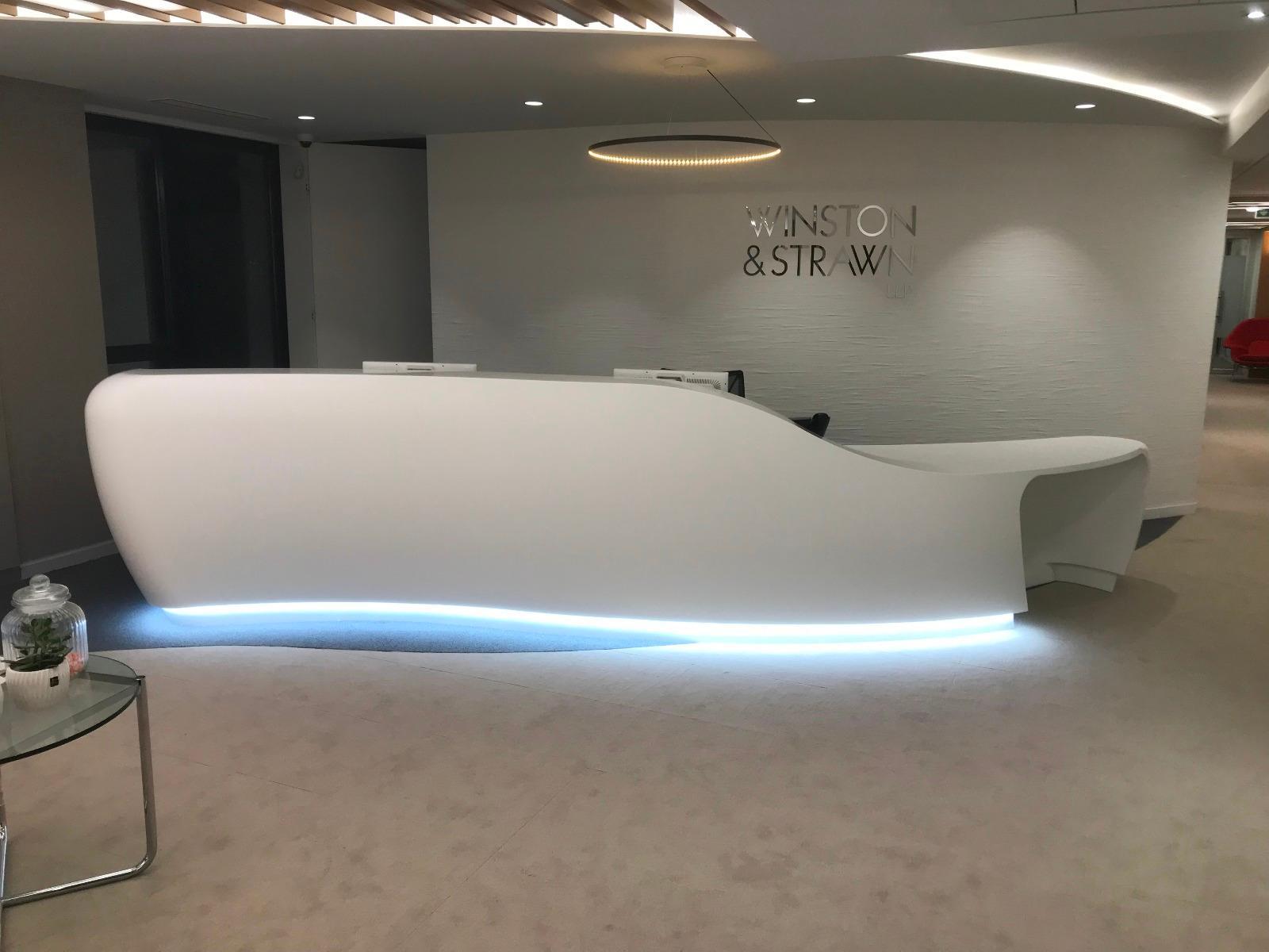 Banque d'accueil blanc