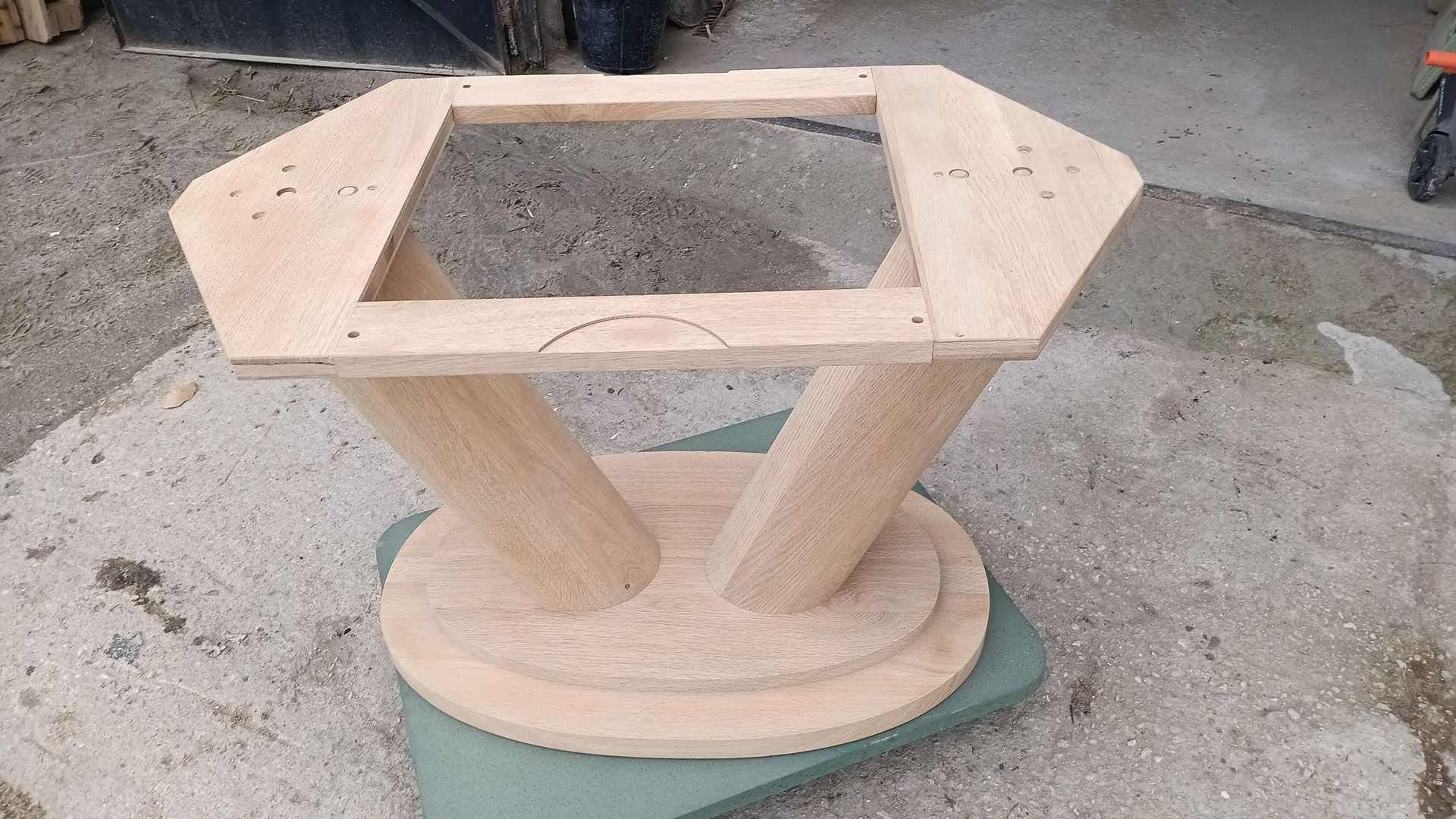 Table en bois après un sablage