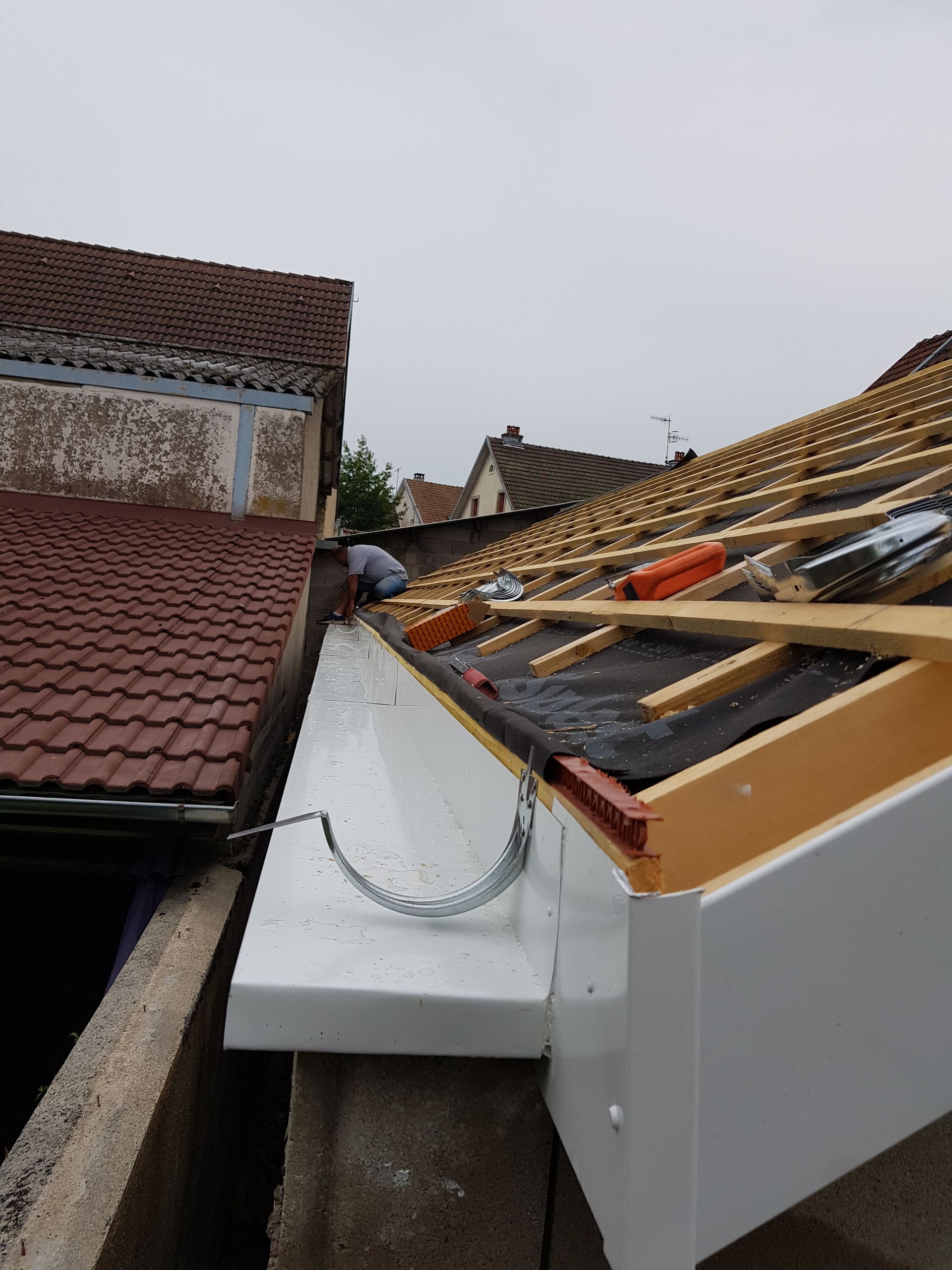 Installation de charpente en cours