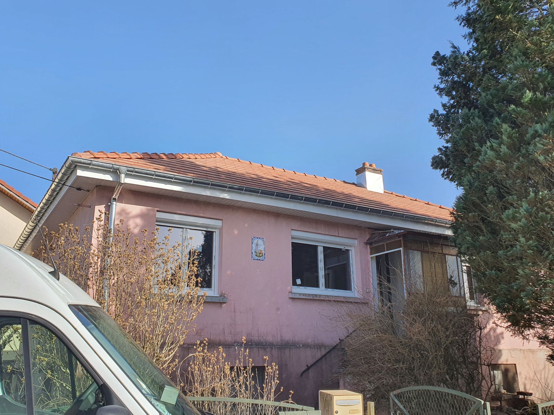 Gouttière neuve angle 1