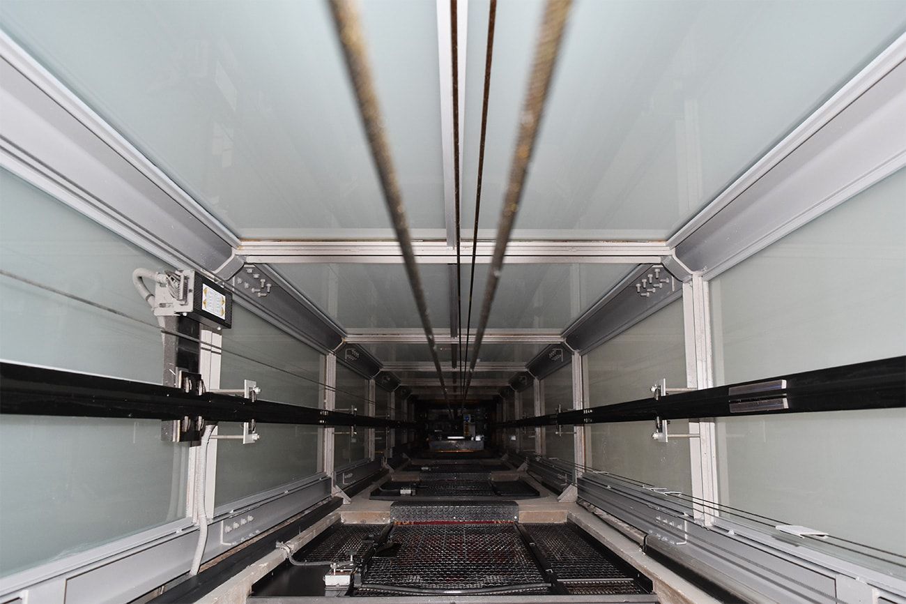 Vue de haut d'un ascenseur