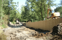 Bauarbeiten bei der Instandsetzung des Wehrs in Grochwitz