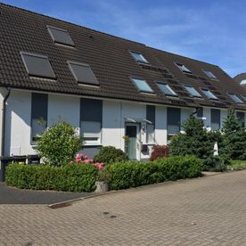 Neu Anstrich mehrere Einfamilienhäuser in einer Siedlung