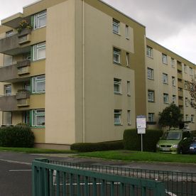 Mehrfamielenhaus Neu Anstrich