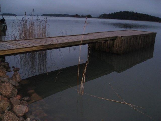 Kiinteärakenteiset ja ponttoonilaiturit, Saariston Kaivuu ja Merikuljetus