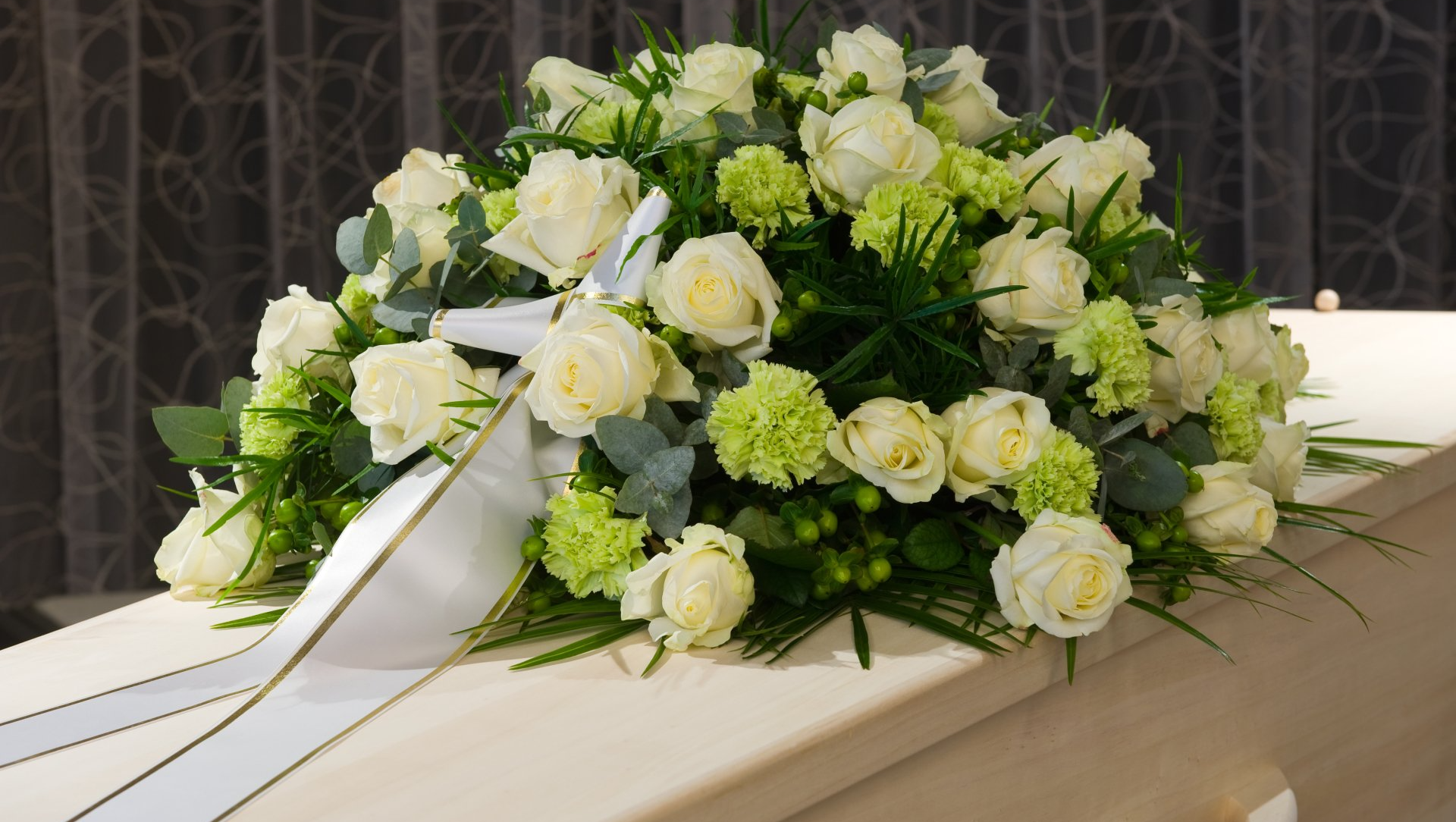 Fleurs sur un cercueil