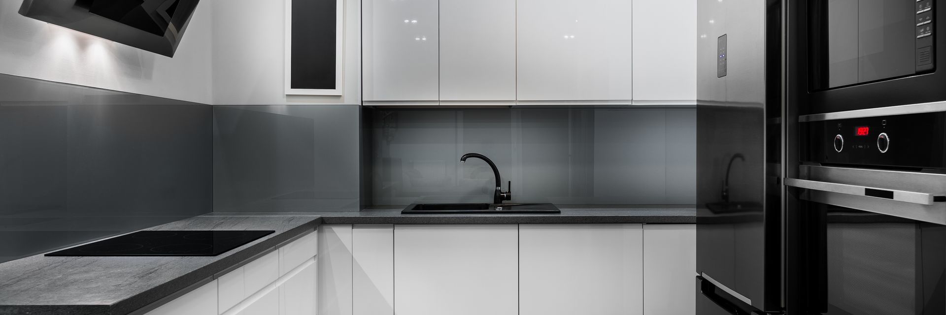 Pose d'une cuisine moderne