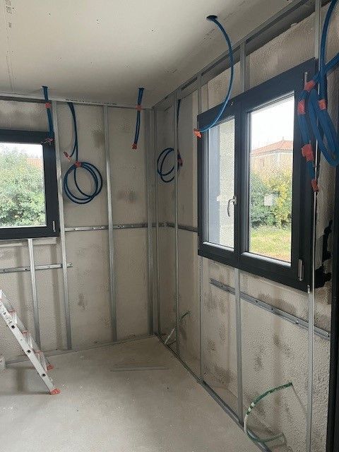 Chantier de pose de plâtre