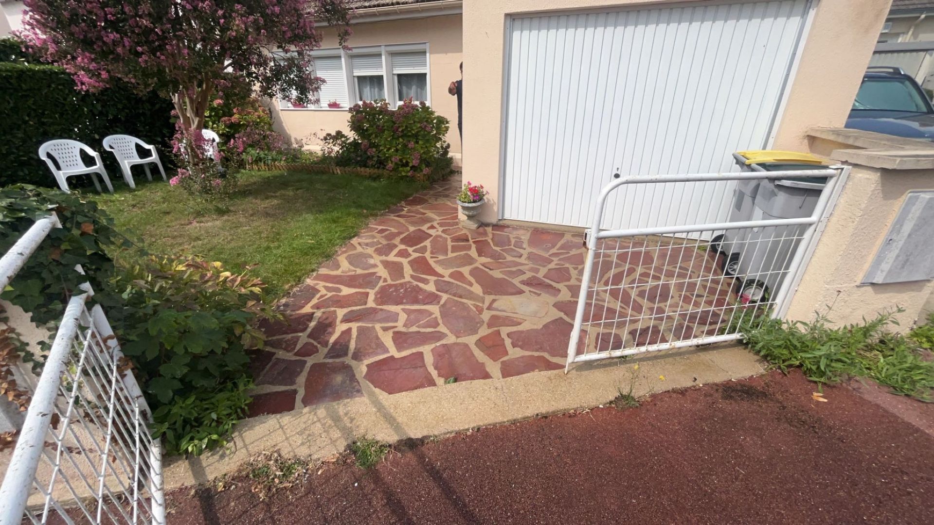 Parement propre d’une allée de garage