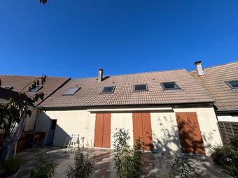 Maison au toit propore