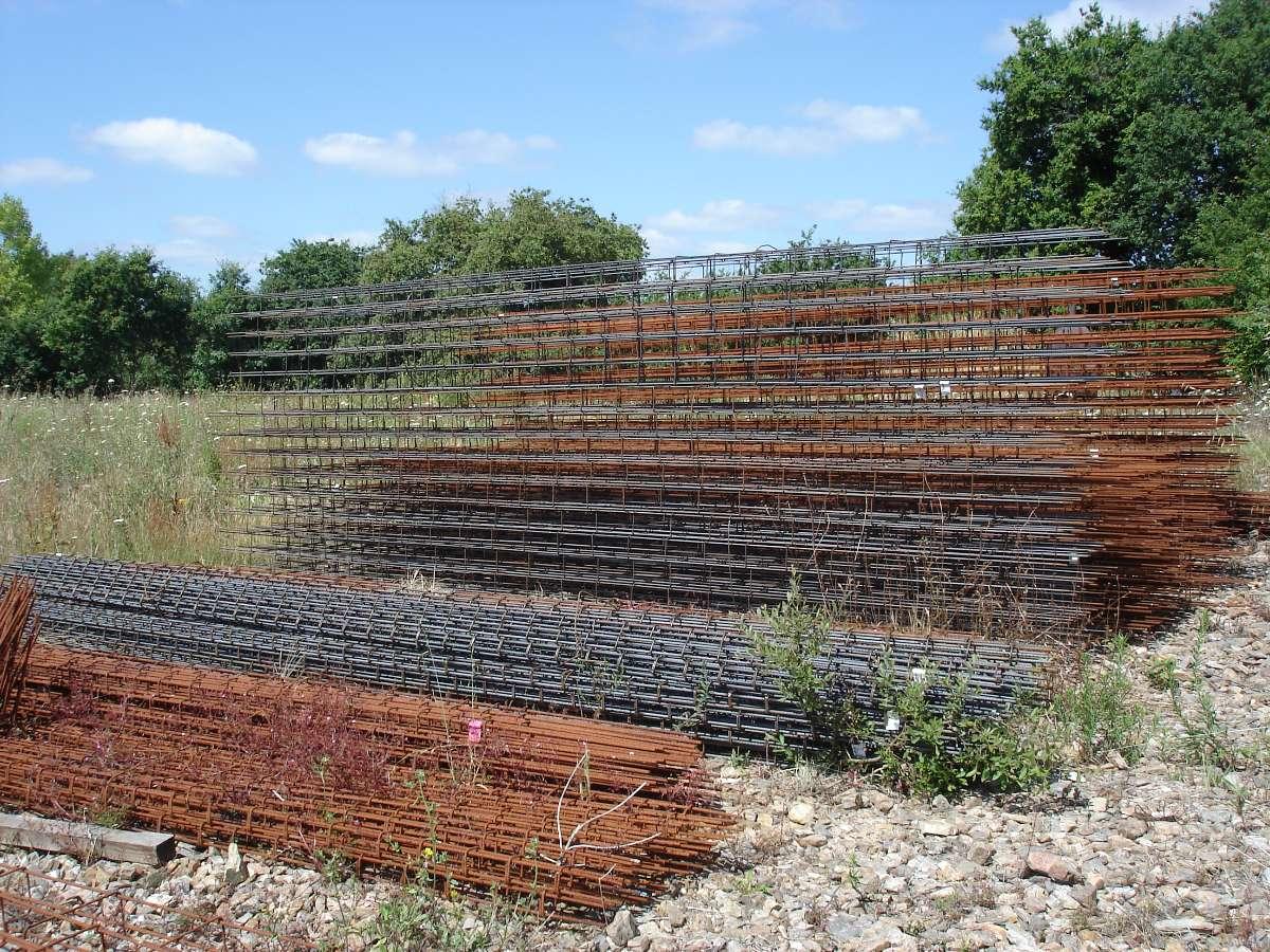 Robert Rocard - Armature standard - Poiroux - Métallerie