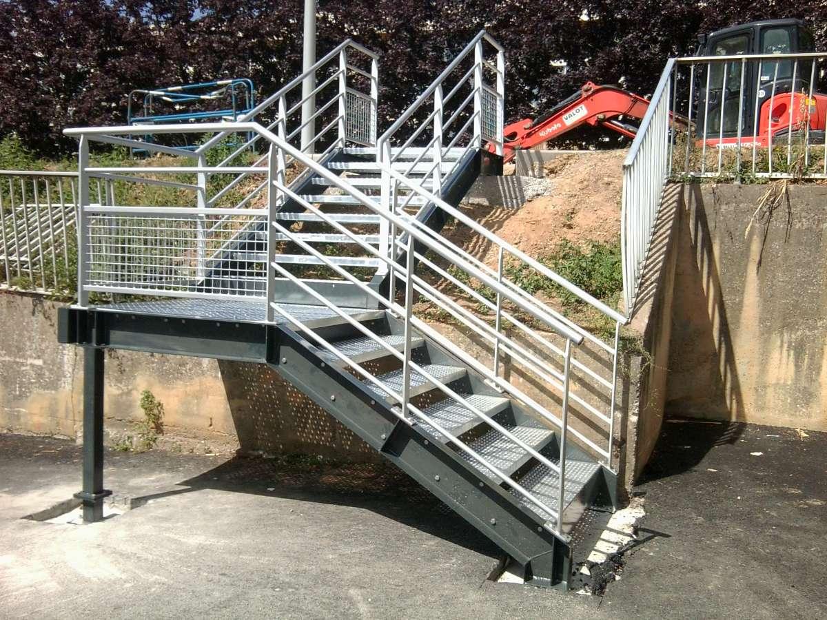 Escalier en métal - Rocard Robert - Talmont-St-Hilaire