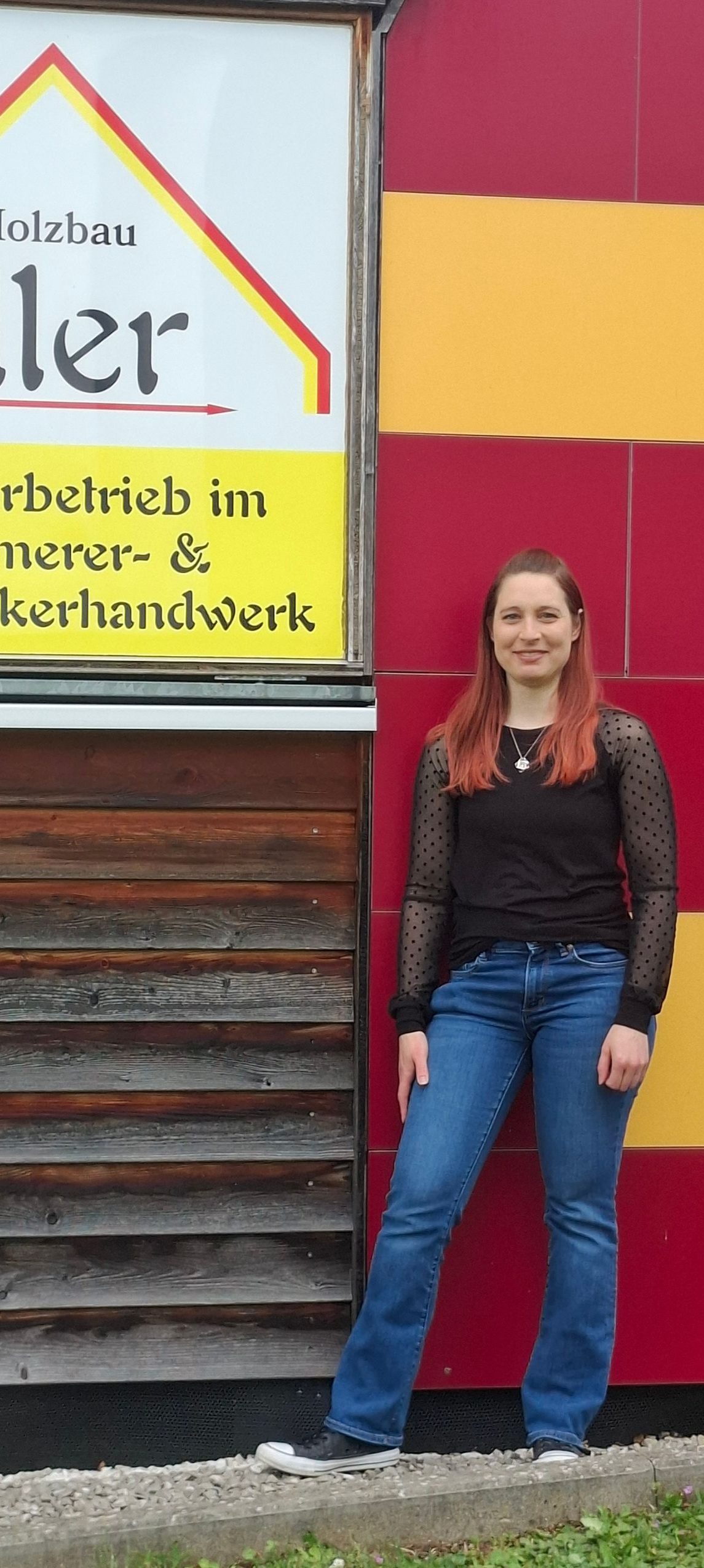 Robert Koller vor Firmenschild
→ Robert Koller – Zimmerei Koller Velburg
