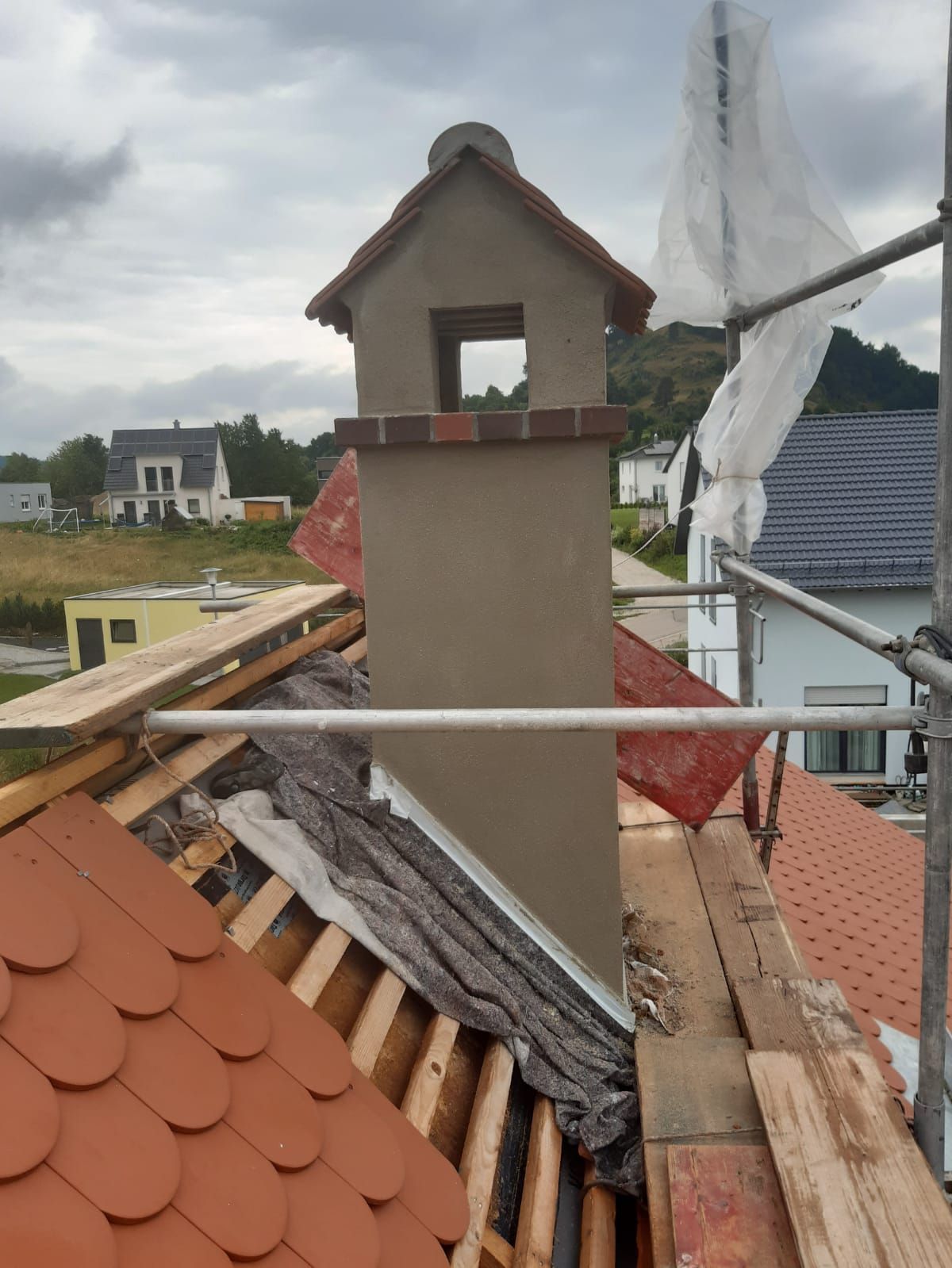 Fachwerkhaus mit neuem Schornstein