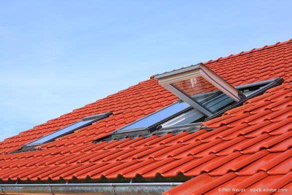 Dachfenster auf Ziegeldach
→ Ziegeldach mit Dachfenster