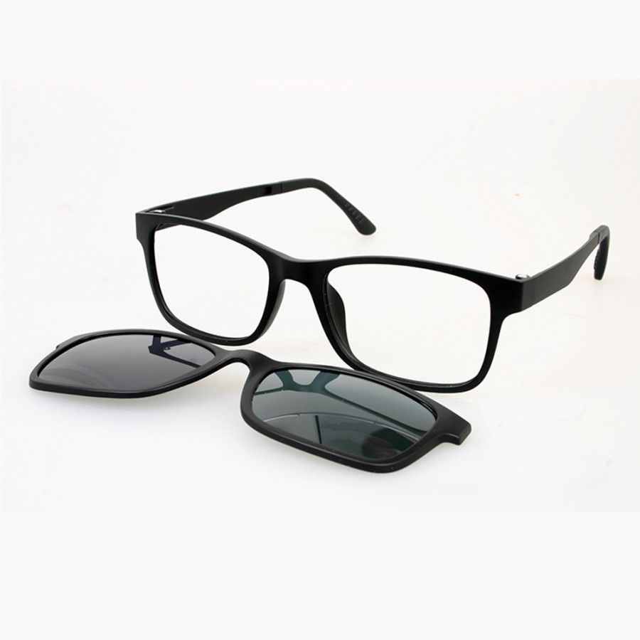 Brille mit dunklem Gestell und Sonnenbrillen-Gläsern